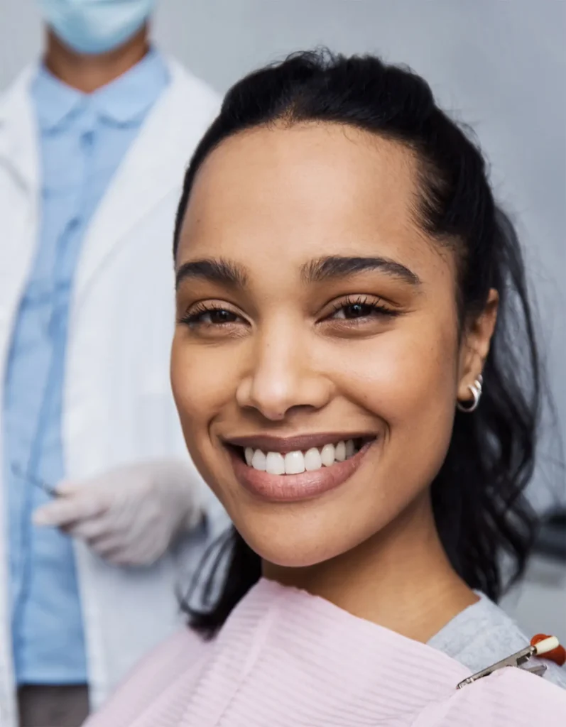 Smiling woman with nice teeth smiling