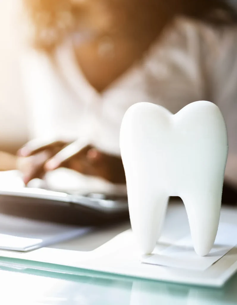 Model of a molar on worker's desktop